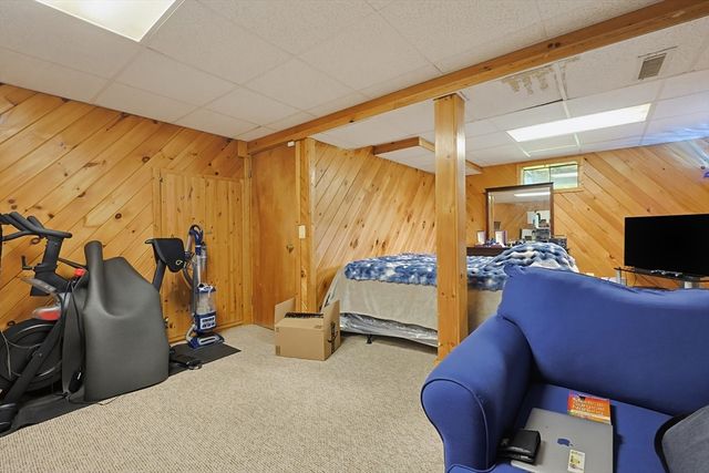 17 Bolton St, Worcester, MA 01604