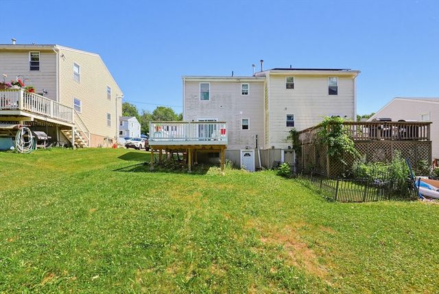 17 Bolton St, Worcester, MA 01604