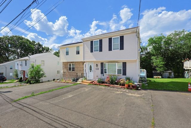 17 Bolton St, Worcester, MA 01604