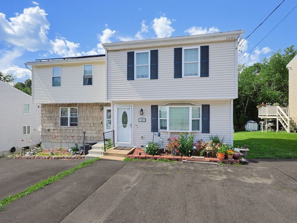 17 Bolton St, Worcester, MA 01604