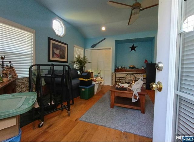 216 N Ross Place, Ho-ho-kus, NJ 07423