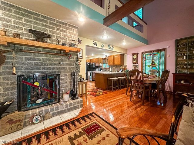 340 Tibbetts Wick Road, Girard, OH 44420