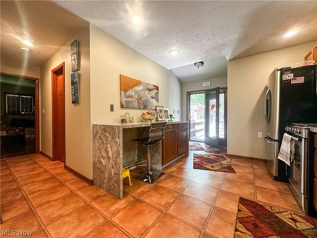 340 Tibbetts Wick Road, Girard, OH 44420