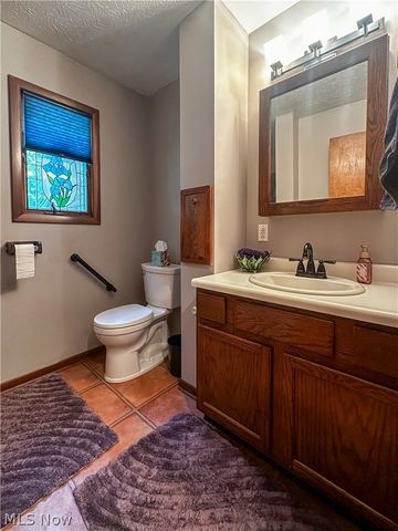 340 Tibbetts Wick Road, Girard, OH 44420