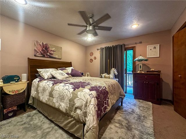 340 Tibbetts Wick Road, Girard, OH 44420