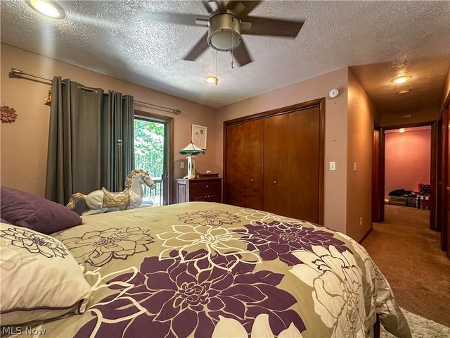 340 Tibbetts Wick Road, Girard, OH 44420