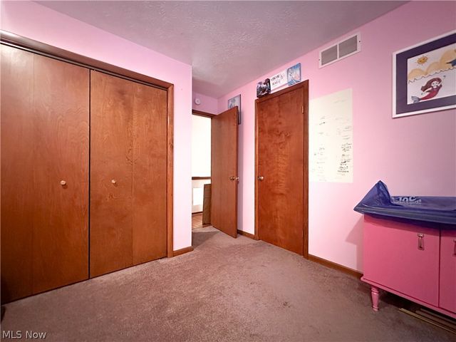 340 Tibbetts Wick Road, Girard, OH 44420