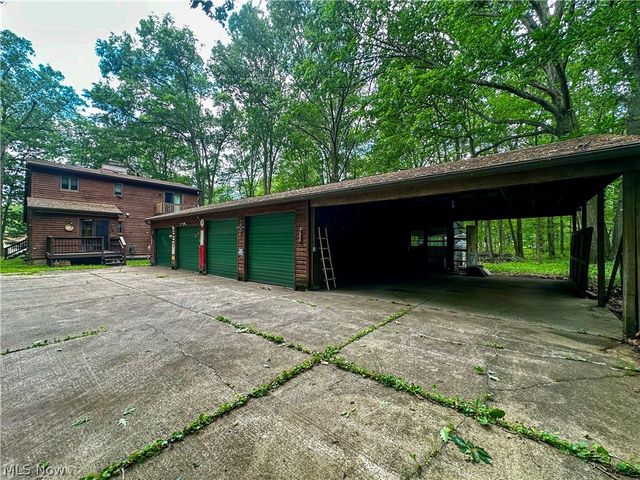 340 Tibbetts Wick Road, Girard, OH 44420