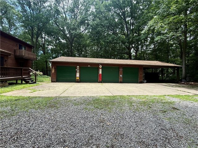 340 Tibbetts Wick Road, Girard, OH 44420