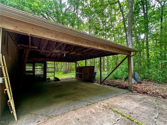 340 Tibbetts Wick Road, Girard, OH 44420