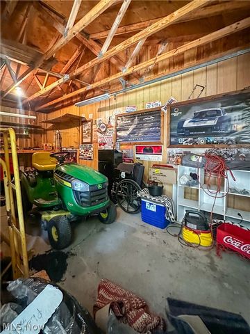 340 Tibbetts Wick Road, Girard, OH 44420