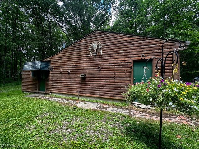 340 Tibbetts Wick Road, Girard, OH 44420