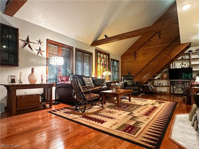 340 Tibbetts Wick Road, Girard, OH 44420