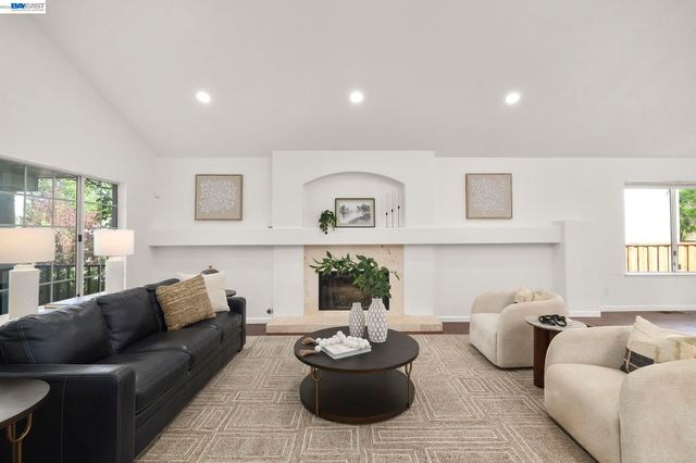 3551 Shadow Creek Dr, Danville, CA 94506