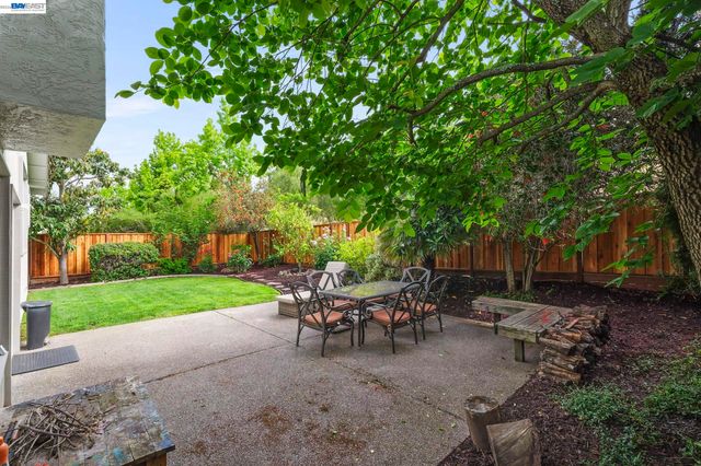 3551 Shadow Creek Dr, Danville, CA 94506