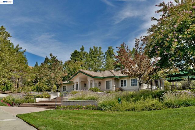 3551 Shadow Creek Dr, Danville, CA 94506