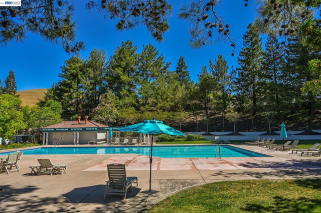 3551 Shadow Creek Dr, Danville, CA 94506