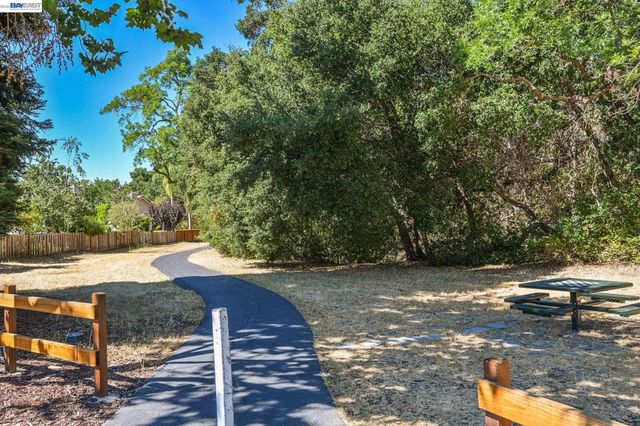 3551 Shadow Creek Dr, Danville, CA 94506