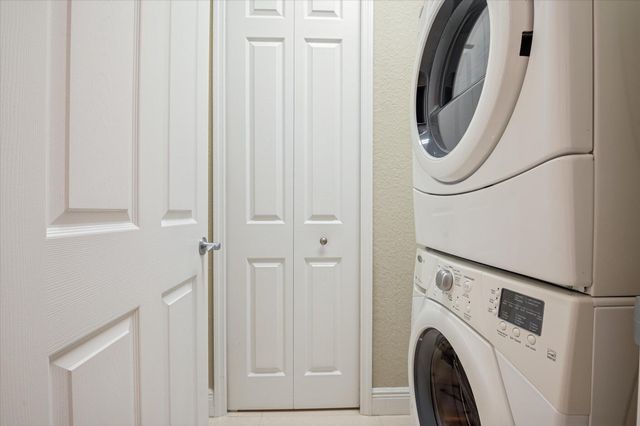 12767 NW 83rd Court 24-e, Parkland, FL 33076