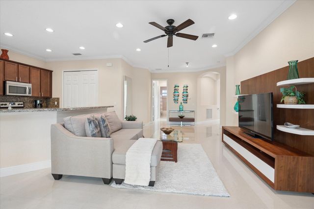 12767 NW 83rd Court 24-e, Parkland, FL 33076