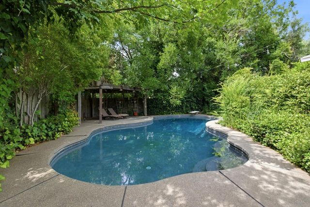7145 Mariposa Ave, Citrus Heights, CA 95610