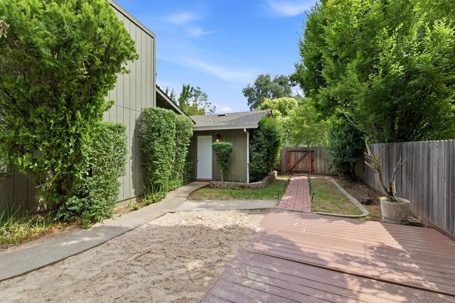 7145 Mariposa Ave, Citrus Heights, CA 95610
