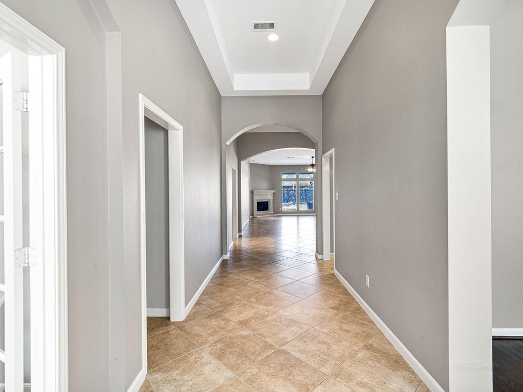 Image 12 of property listing at 2818 Red Maple Drive, Katy, TX 77494