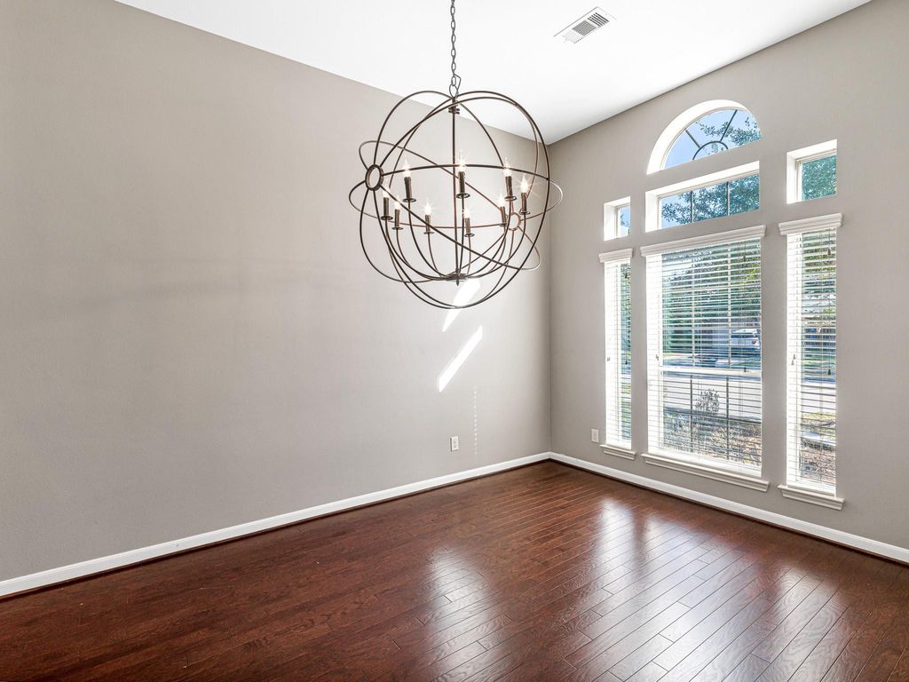 Image 13 of property listing at 2818 Red Maple Drive, Katy, TX 77494