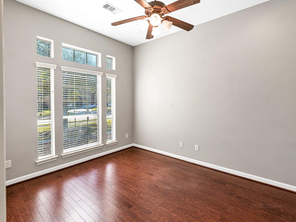 Image 14 of property listing at 2818 Red Maple Drive, Katy, TX 77494