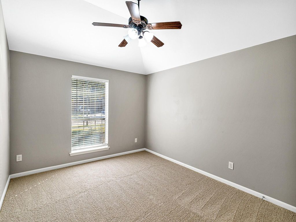 Image 18 of property listing at 2818 Red Maple Drive, Katy, TX 77494