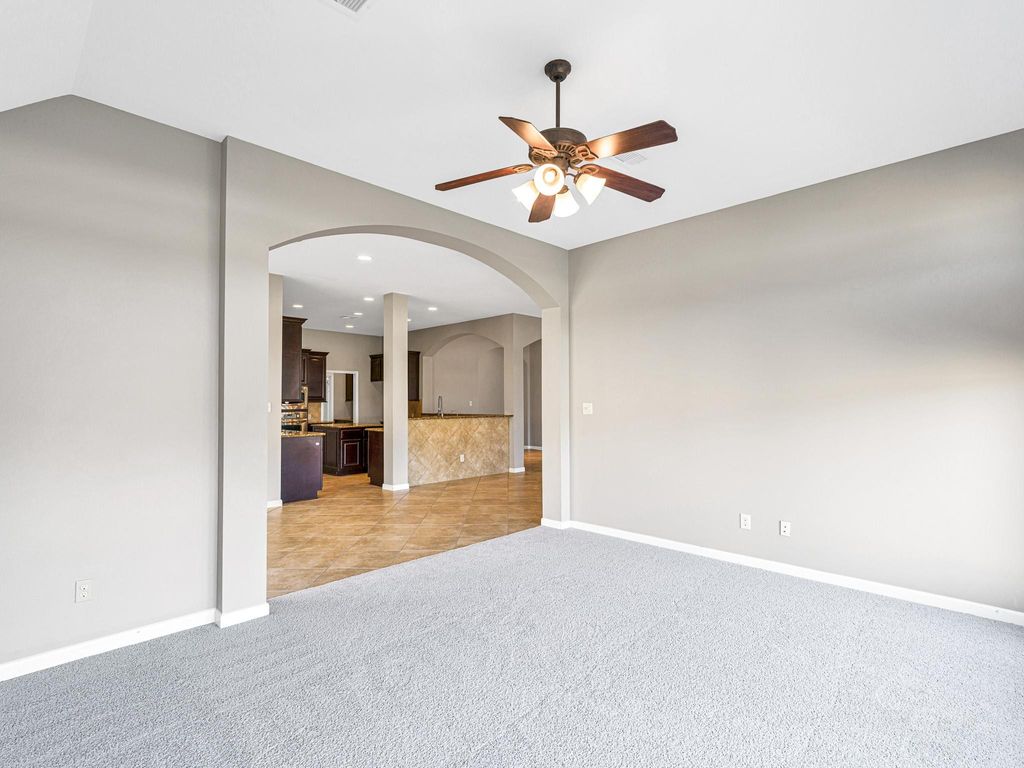 Image 27 of property listing at 2818 Red Maple Drive, Katy, TX 77494