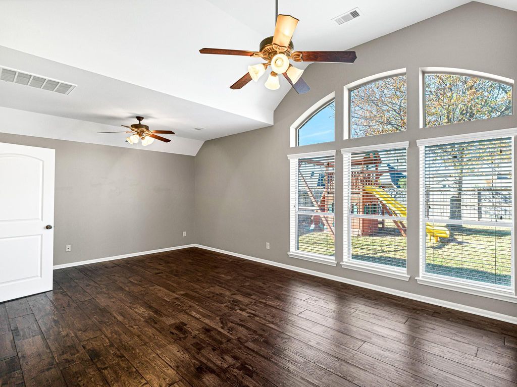 Image 31 of property listing at 2818 Red Maple Drive, Katy, TX 77494