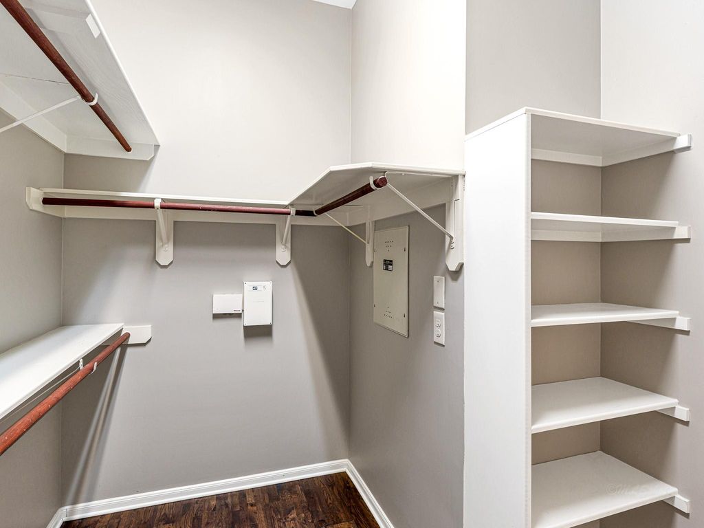 Image 34 of property listing at 2818 Red Maple Drive, Katy, TX 77494