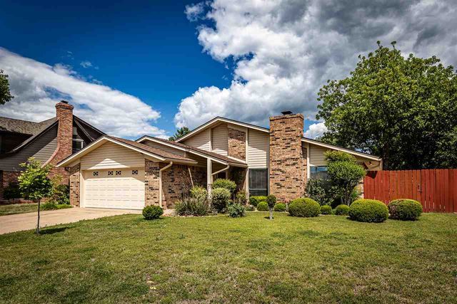 2415 NE 9th St, Lawton, OK 73507