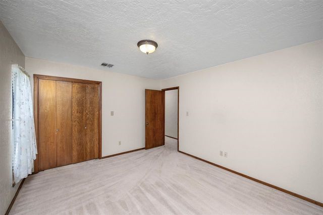 2415 NE 9th St, Lawton, OK 73507