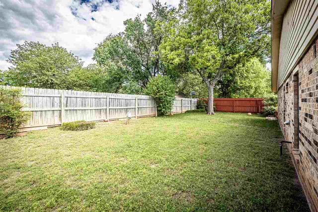 2415 NE 9th St, Lawton, OK 73507