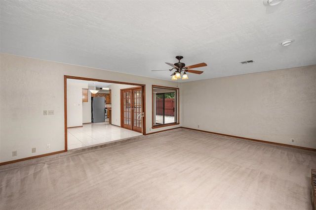 2415 NE 9th St, Lawton, OK 73507