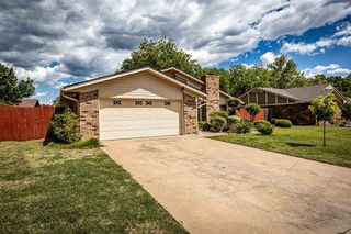 2415 NE 9th St, Lawton, OK 73507