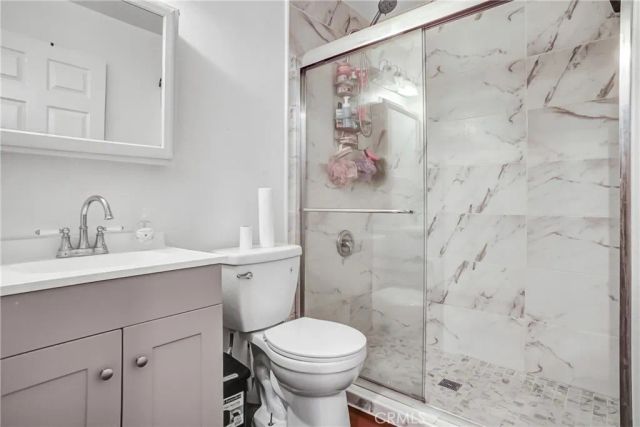 18347 Saticoy 7, Reseda, CA 91335