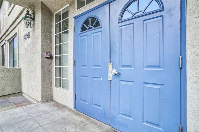 18347 Saticoy 7, Reseda, CA 91335