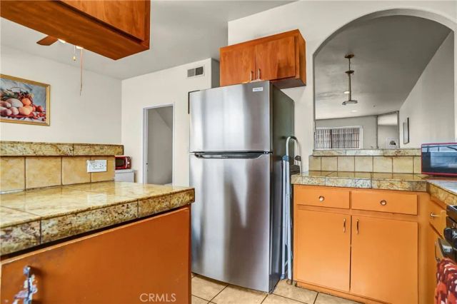 18347 Saticoy 7, Reseda, CA 91335