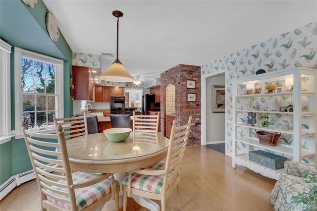 6 Samuels Path, Miller Place, NY 11764