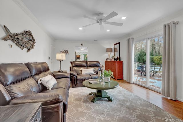 6 Samuels Path, Miller Place, NY 11764