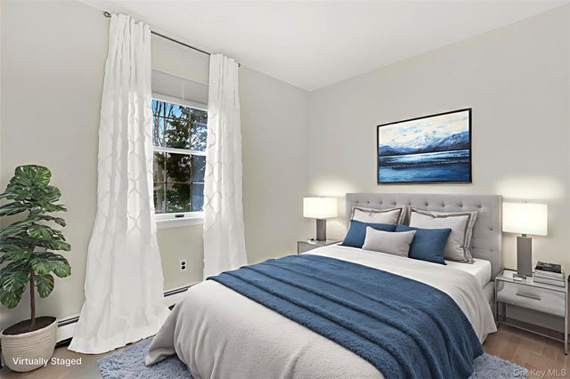 6 Samuels Path, Miller Place, NY 11764