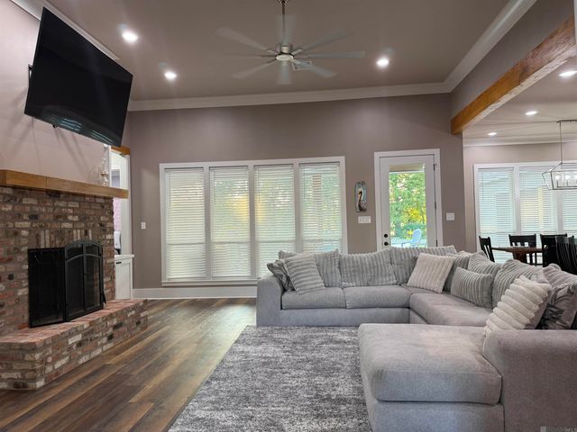 20260 Sallie Dr, Plaquemine, LA 70764