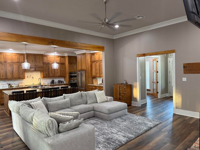 20260 Sallie Dr, Plaquemine, LA 70764