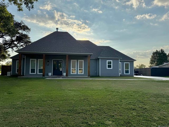 20260 Sallie Dr, Plaquemine, LA 70764