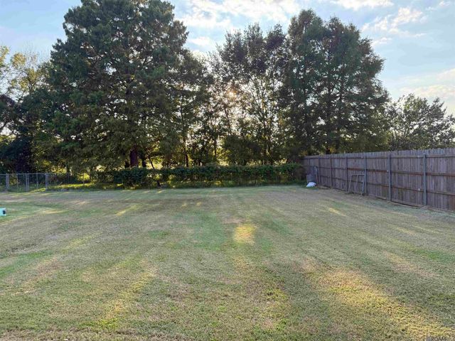 20260 Sallie Dr, Plaquemine, LA 70764