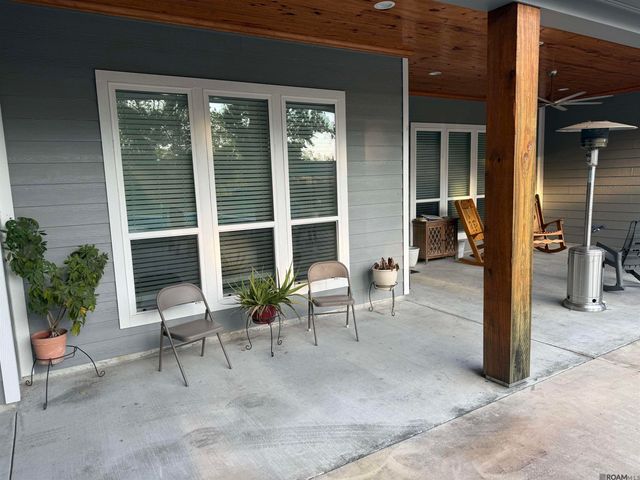 20260 Sallie Dr, Plaquemine, LA 70764