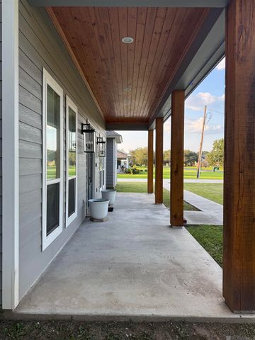 20260 Sallie Dr, Plaquemine, LA 70764